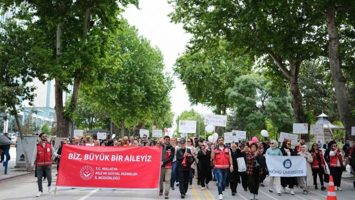 'Ailemiz İstikbalimiz' temalı kortej yürüyüşü gerçekleştirildi