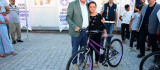 Battalgazi'de depremzede çocuklara bisiklet hediye edildi