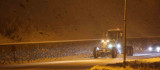 Bingöl'de belediye ekiplerinin karla mücadele mesaisi başladı
