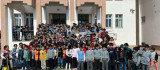 Bingöl'de jandarma, öğrencilere güvenli internet kullanımı eğitimi verdi