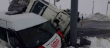 Bingöl'de minibüs ile kamyon çarpıştı: 4 yaralı
