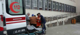 Bingöl'de yaşlı ve hastalar ambulansla sandığa götürülüyor