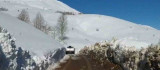 Bingöl'ün Yayladere ilçesi kırsalında kardan kapanan köy yolları açılmaya çalışılıyor