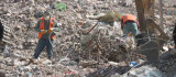 Depremden etkilenen Diyarbakır'da iki noktada enkaz kaldırma çalışmaları devam ediyor