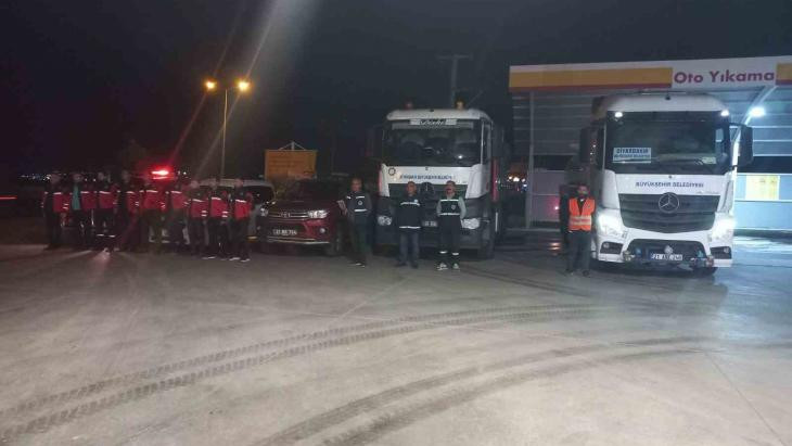 Diyarbakır Büyükşehir Belediyesi'nden Cizre'ye araç ve personel desteği