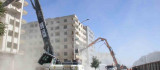 Diyarbakır'da ağır hasarlı binalar bir bir yıkılıyor