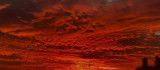 Diyarbakır'da gün doğumu gökyüzünü kızıla boyadı