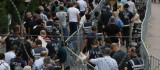 Diyarbakır'da İl Seçim Kurulu önünde metrelerce kuyruk oluştu