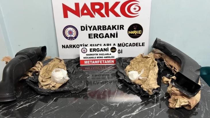 Diyarbakır'da kargo kolisinde ve araç yedek parçaları içerisinde uyuşturucu ele geçirildi