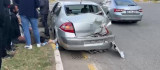 Diyarbakır'da minibüs ile otomobil çarpıştı: 2 yaralı