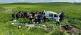 Diyarbakır'da otomobil tarlaya uçtu: 3'ü ağır 4 yaralı