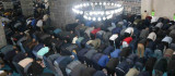 Diyarbakır'da yüzlerce vatandaş bayram namazı için tarihi Ulu Cami'ye akın etti