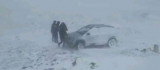 Diyarbakır'dan Şanlıurfa ve Elazığ güzergahı yolları yoğun kar ve tipi nedeniyle ulaşıma kapandı