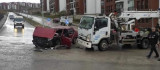 Elazığ'da elektrik arıza aracı ile otomobil çarpıştı: 4 yaralı