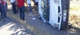 Elazığ'da hafif ticari araç devrildi: 2 yaralı