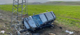 Elazığ'da hafif ticari araç elektrik direğine çarptı: 5 yaralı