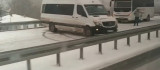 Elazığ'da kar yağışı sonrası araçlar yolda kaldı