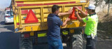 Elazığ'da kazalara karşı önlem, römorklara reflektör takıldı
