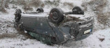 Elazığ'da şarampole yuvarlanan otomobil ters döndü: 4 yaralı