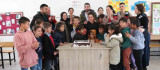 Jandarma ekipleri öğretmenlerle pasta kesti