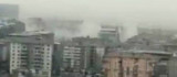Malatya'da 5.6'lık depremde yıkılan binaların toz bulutu kamerada