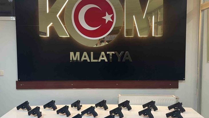Malatya'da çok sayıda kaçak silah ele geçirildi