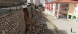 Malatya'da okulun istinat duvarı çöktü