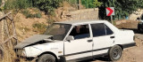 Malatya'da otomobil bahçe korkuluklarına çarptı: 3 yaralı