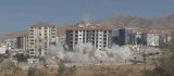 Malatya'da patlayıcı ile bina yıkımlarına devam ediliyor