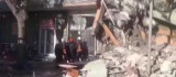 Malatya Küçük Mustafa Paşa Mahallesi Zapçıoğlu Caddesi ağır hasarlı bir bina çöktü. Binanın çökmesinin ardından olay yerine çok sayıda ekip sevk edilirken, enkaz altında birilerinin kalma ihtimaline karşı arama kurtarma çalışması başlatıldığı öğrenildi.