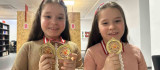 Matematikte dünya şampiyonu 8 yaşındaki ikizler üst üste rekor kırdı