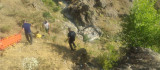 Tunceli'de araç şarampole devrildi: 1'i ağır 2 yaralı