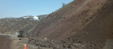 Tunceli-Erzincan karayoluna kayalar düştü